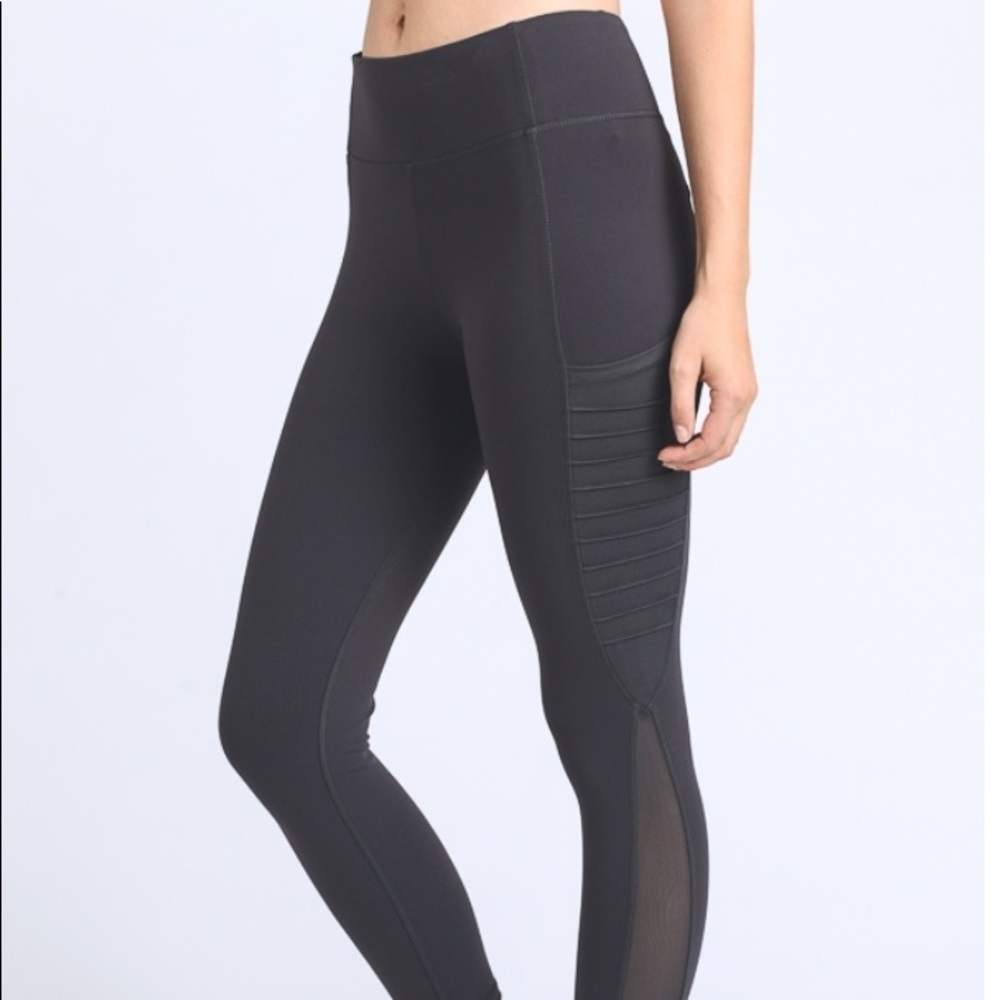 Pockets! Charcoal Capri length side mesh leggings